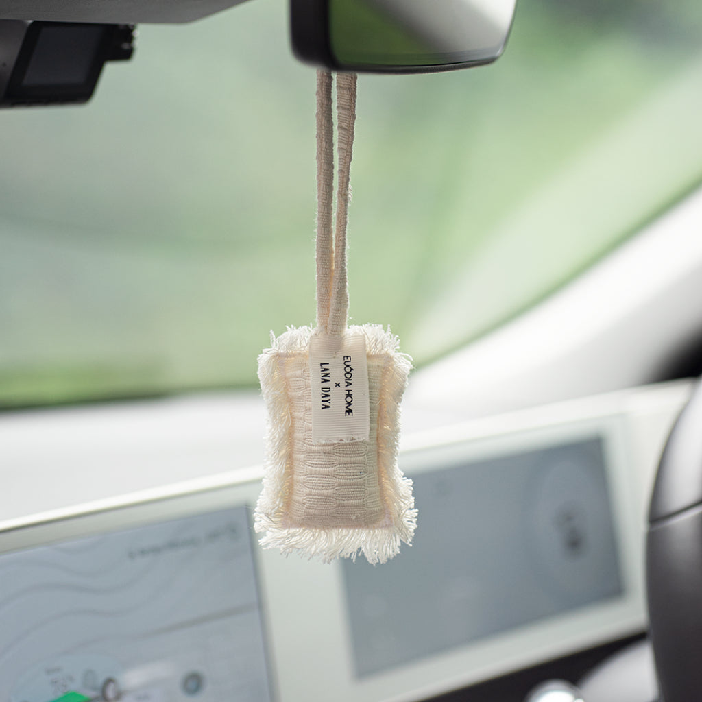 Bunga Persik Car Fragrance Diffuser